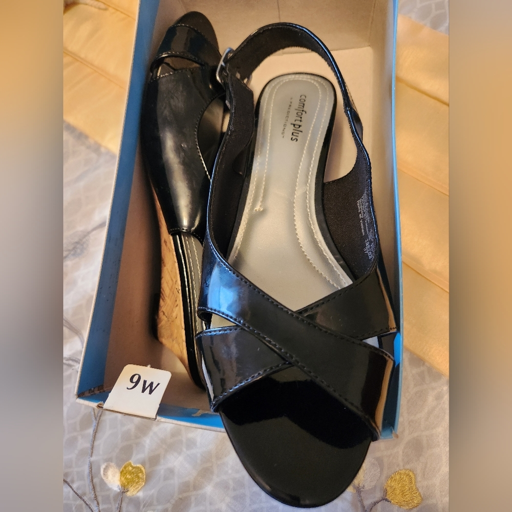 New Black Patent Sling Back Peep Toe Shoes with Wedge Heel. Size 9 Wide.